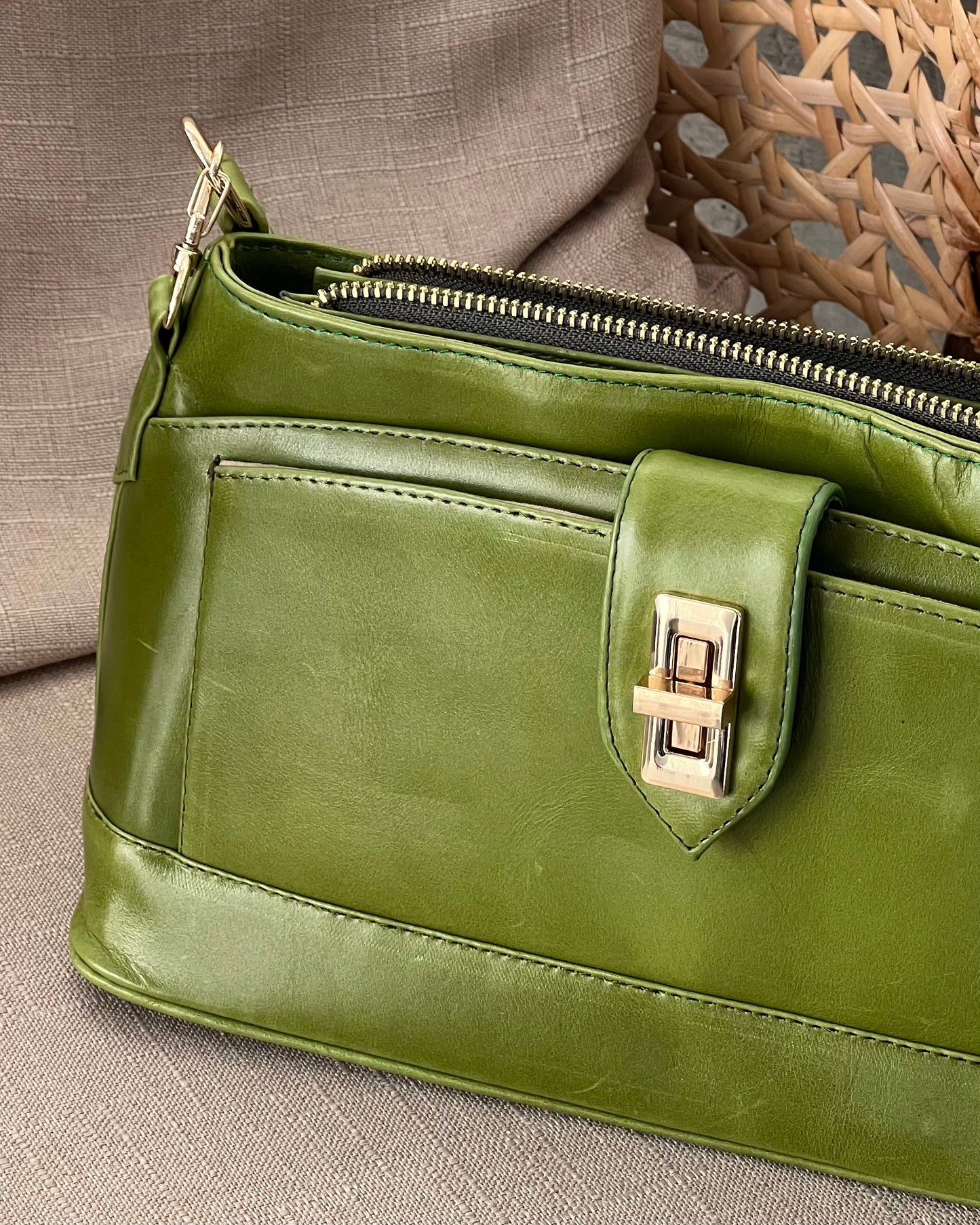 Nia shoulder bag