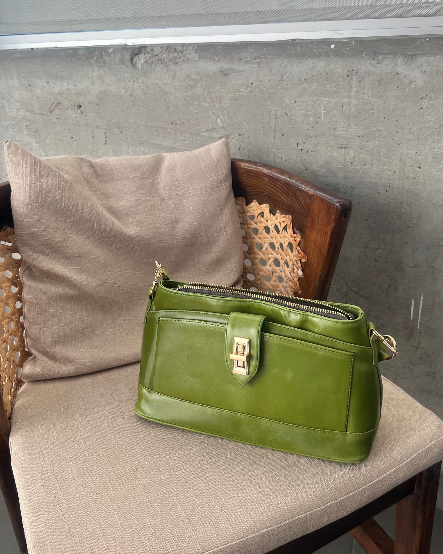 Nia shoulder bag